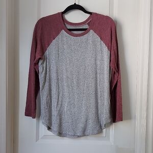 American Eagle Outfitters Red Raglan 3/4 Sleeve Tee
